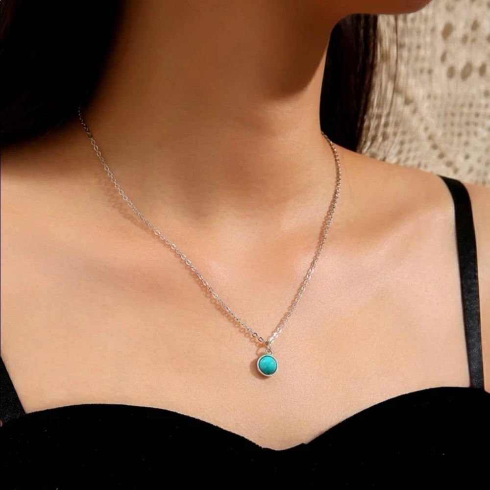 5/$25 Faux Turquoise Necklace